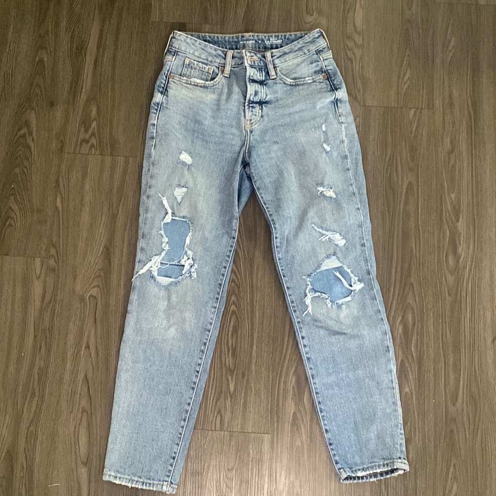 Old Navy. Size 2. High Rise Jeans.